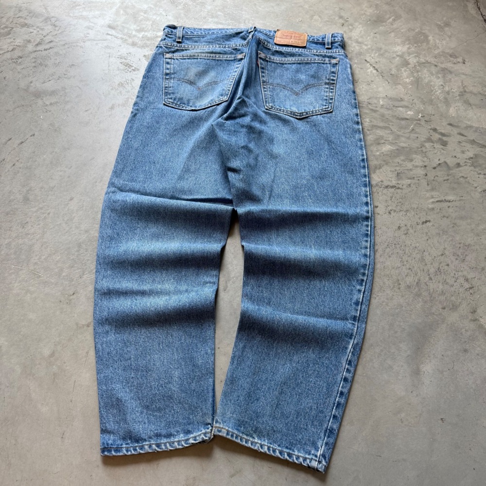 Levis 550 Relaxed Fit Tapered Leg Jeans Mens 38x30 Made in USA Medium Wash Denim